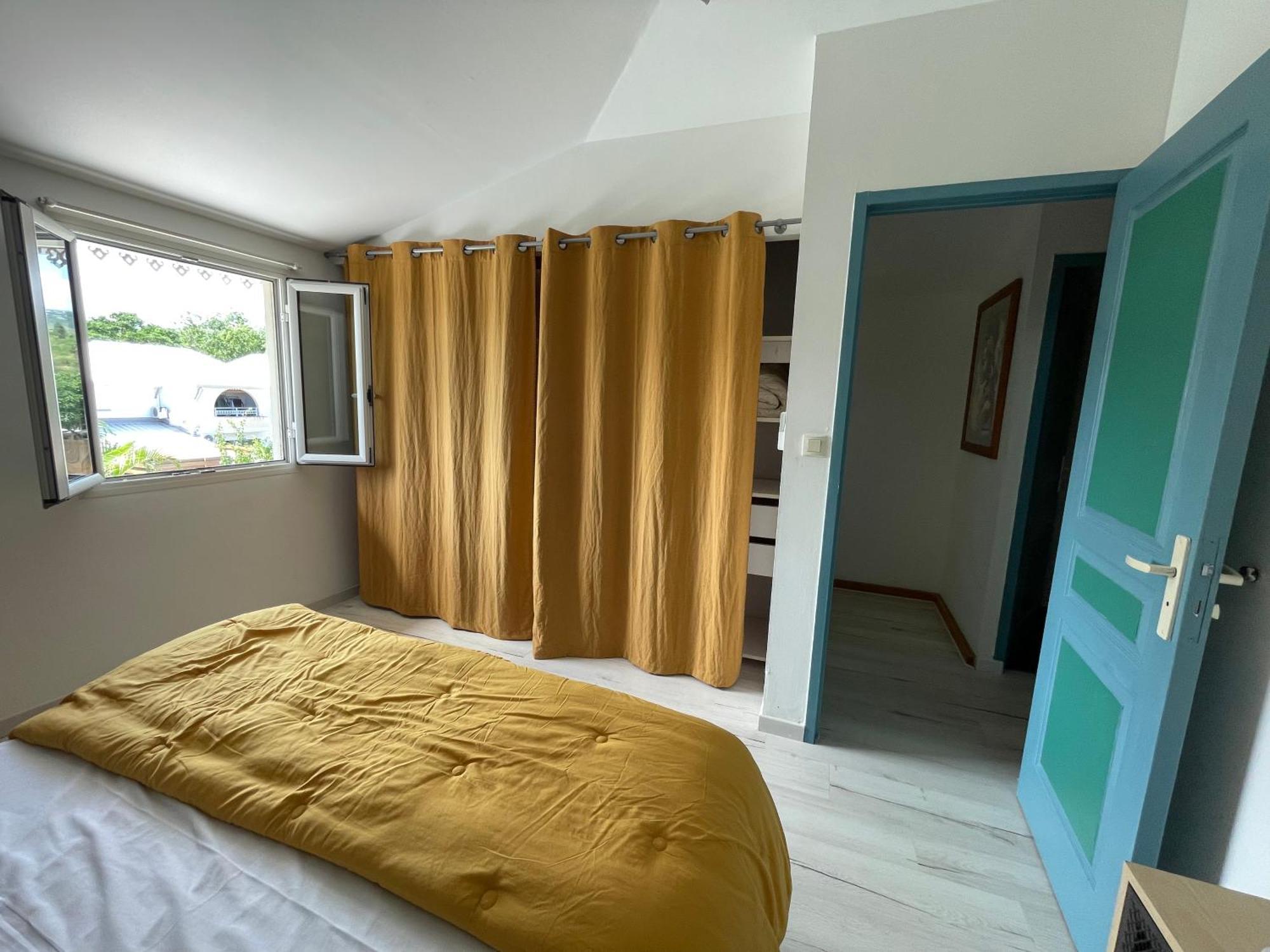 Duplex Tifanjan Avec Jardin Fleuri Pres De La Mer Saint-Paul Exterior foto